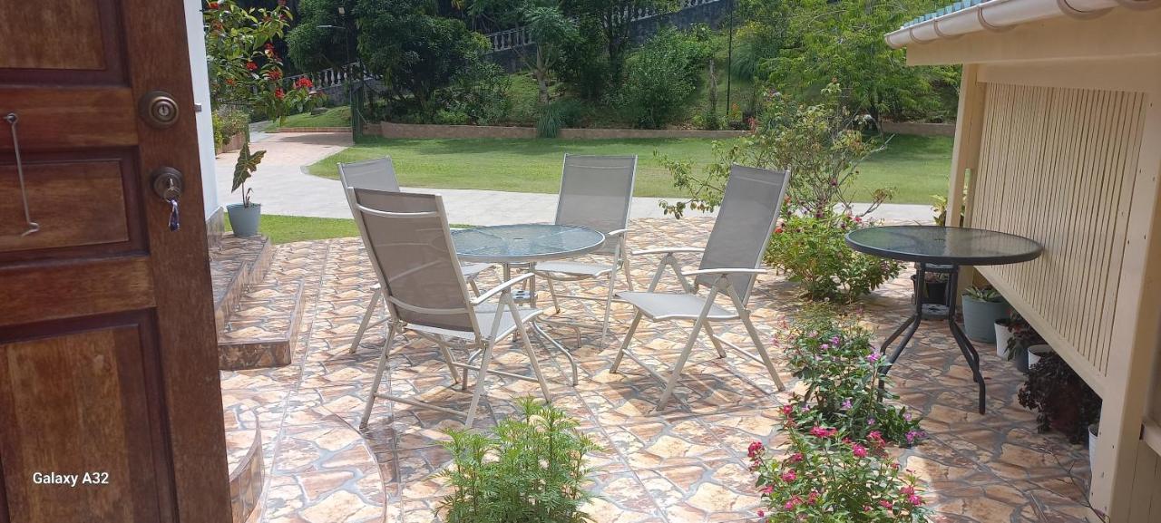 Loversnest Self Catering Anse aux Pins Eksteriør bilde